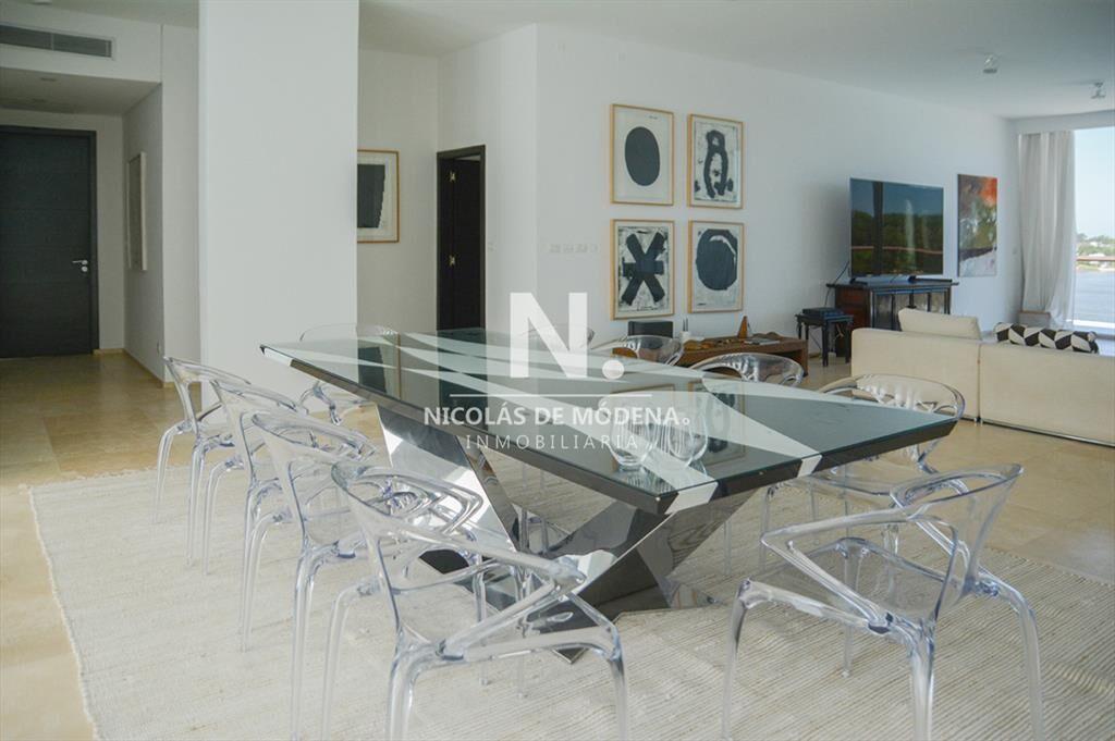 En venta pent-house en Punta del Este de 4