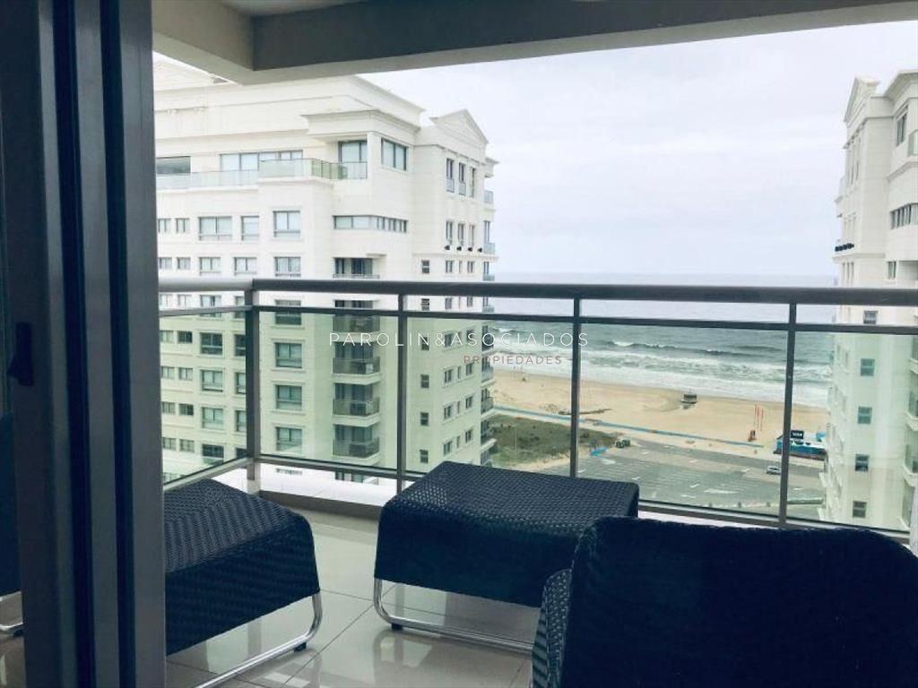 Apartamento de 3 dormitorios en venta en Torre
