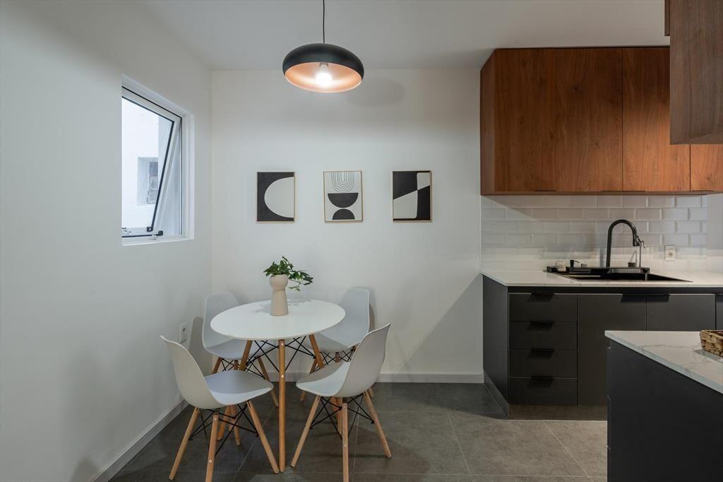 Venta apartamento 3 dormitorios y balcón -  Tres Cruces