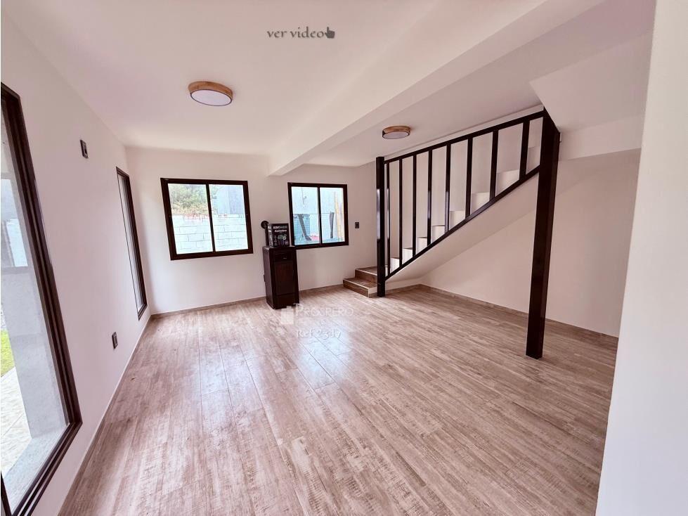 2347 casa ph 3 dorm Lomas solymar 2plantas c/cochera parrill