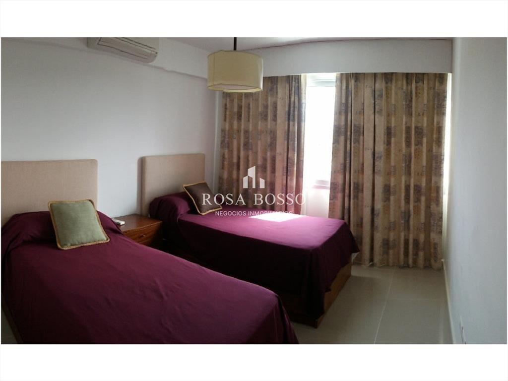 Apartamento de categoría a pasos Del Mar