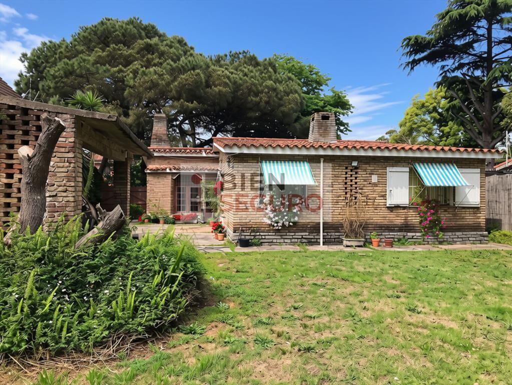 Cómoda casa de 4 dormitorios y amplio jardín, barbacoa con