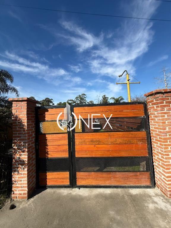 Se alquila casa en El FortÃn.