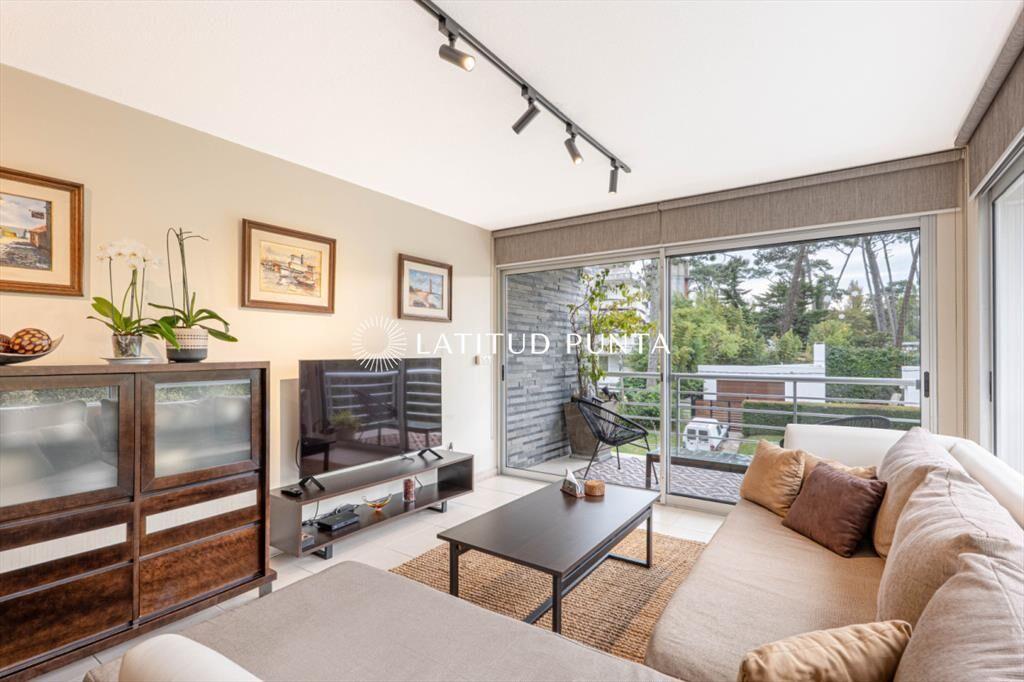 Apartamento en Mansa, 3 dormitorios y parrillero