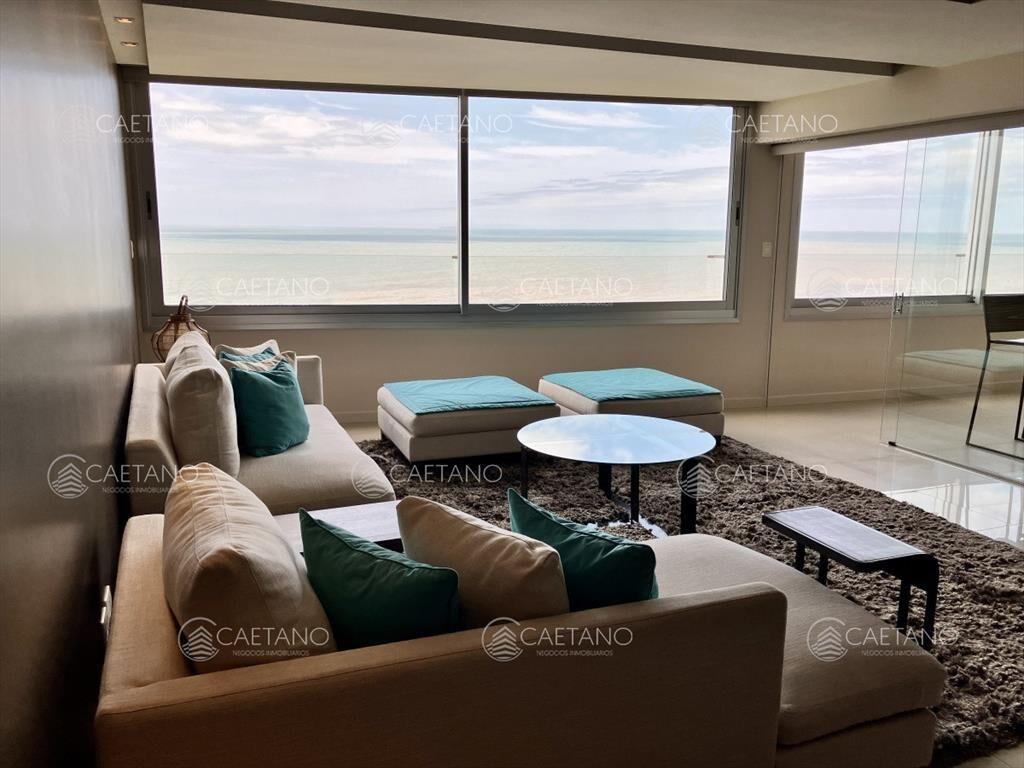 Espectacular apartamento frente a playa Brava en