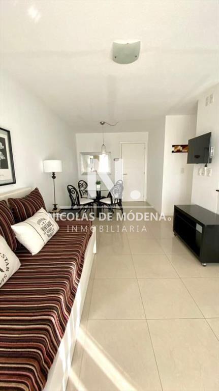 Departamento de 1 dormitorio en venta, sobre Av.