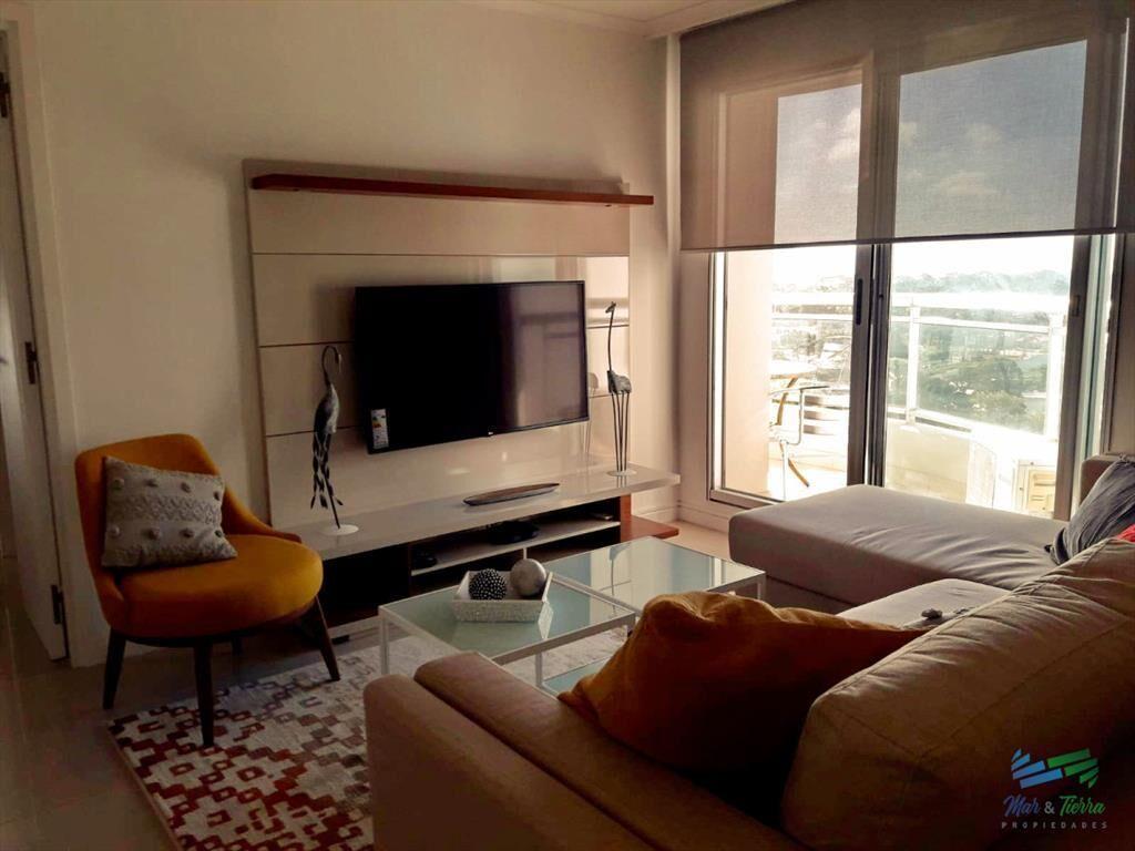 Apartamento en Roosevelt, 2 dormitorios, edificio