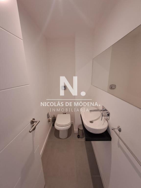 En venta apartamento de 2 dormitorios en Punta del Este.