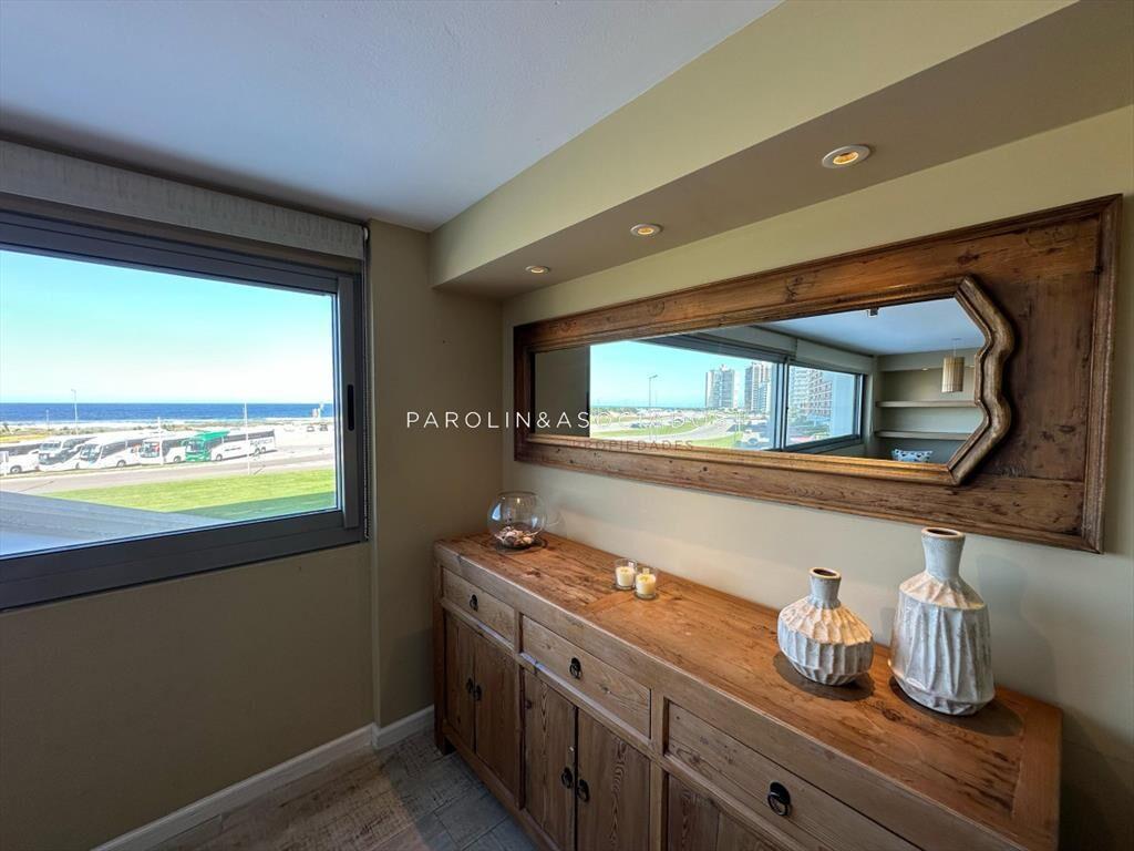 Apartamento en venta de 3 dormitorios en Playa
