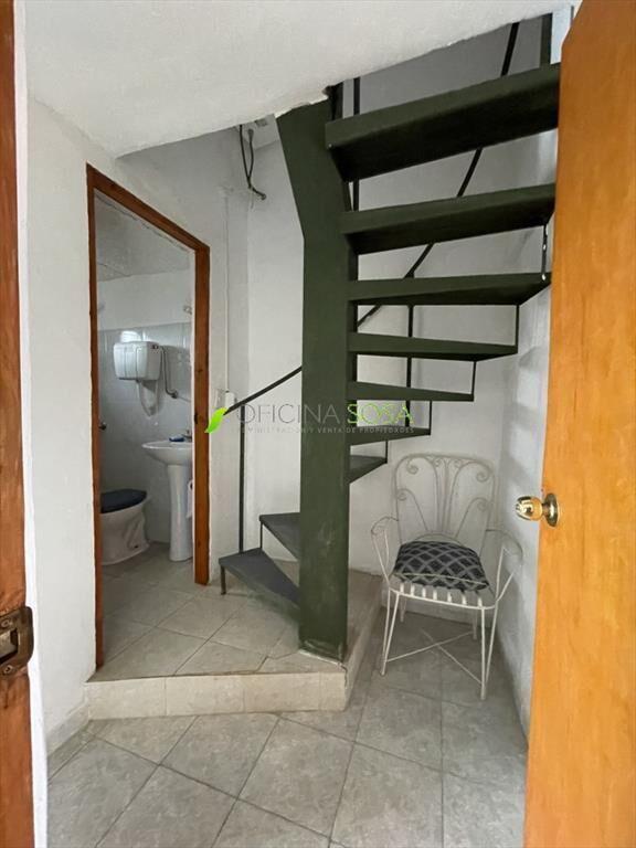 CASA EN COOPEERATIVA CON ENTRADA LATERAL DE VEHICULOS