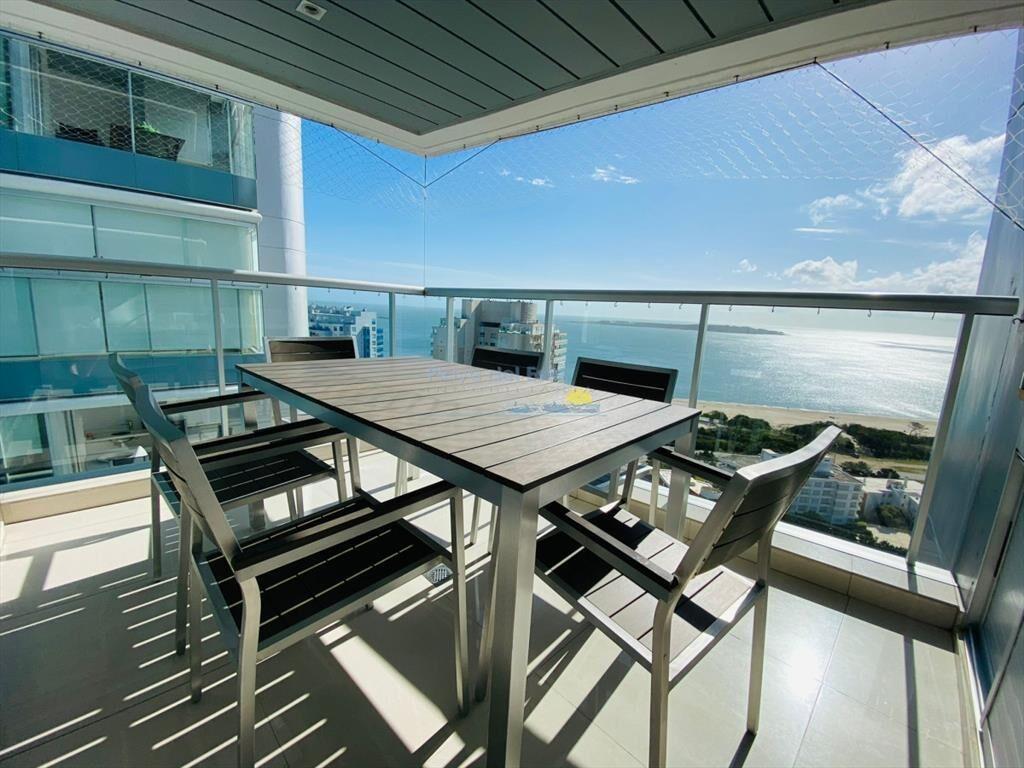 Apartamento de 2 Dormitorios en Venta en Punta ,