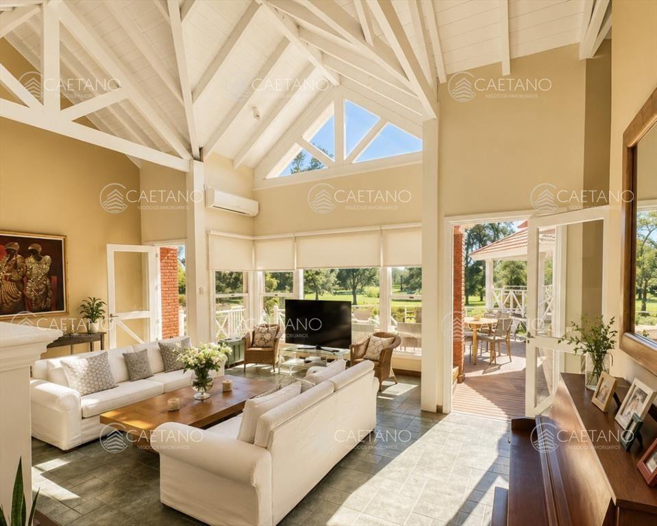 ESPECTACULAR CASA EN EL GOLF DE 5 DORMITORIOS EN VENTA