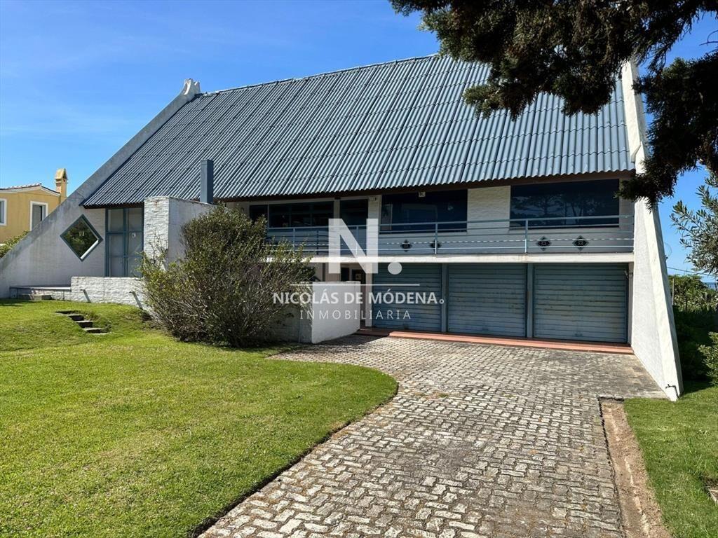 En venta casa de 3 plantas, con 3 dormitorios en suite en M