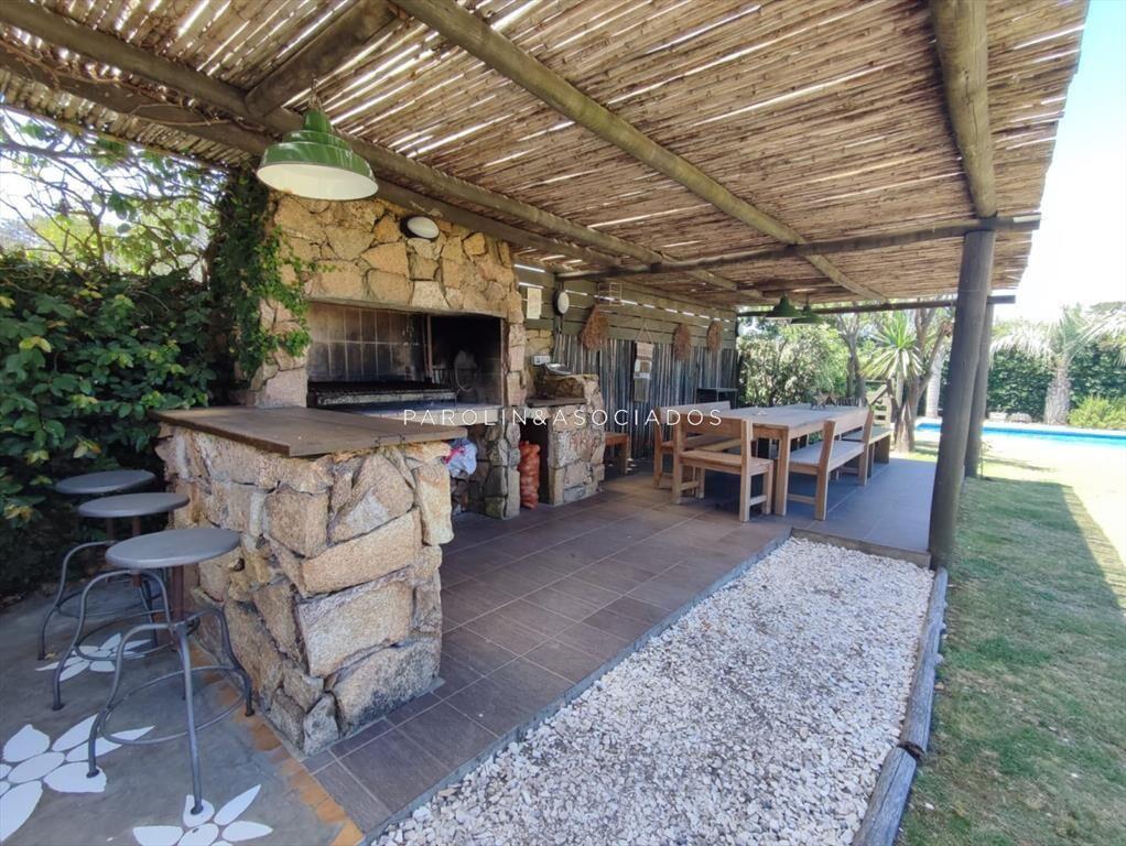 Hermosa casa en venta en Montoya a solo pasos de la playa,