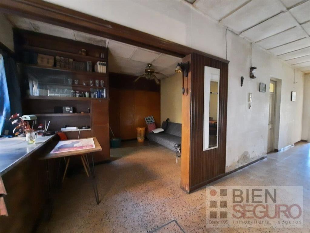 Casa, galpón y local comercial en venta en Colón