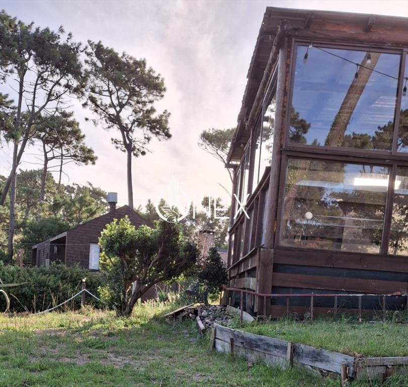 Se vende casa en  Pinamar Sur a pasos del mar con