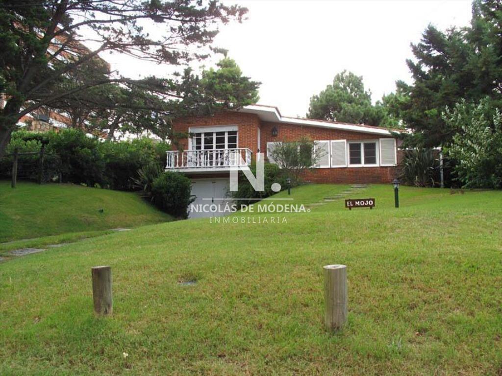 Casa de 3 dormitorios y dependencia en Aidy cerca