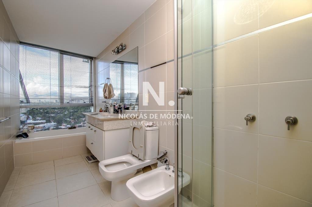 Apartamento En Alquiler, 3 Dorm. + Servicio en