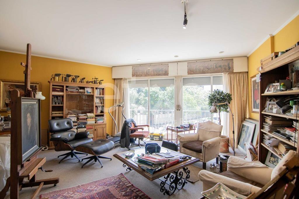 Apartamento esquinero en Venta Pocitos...