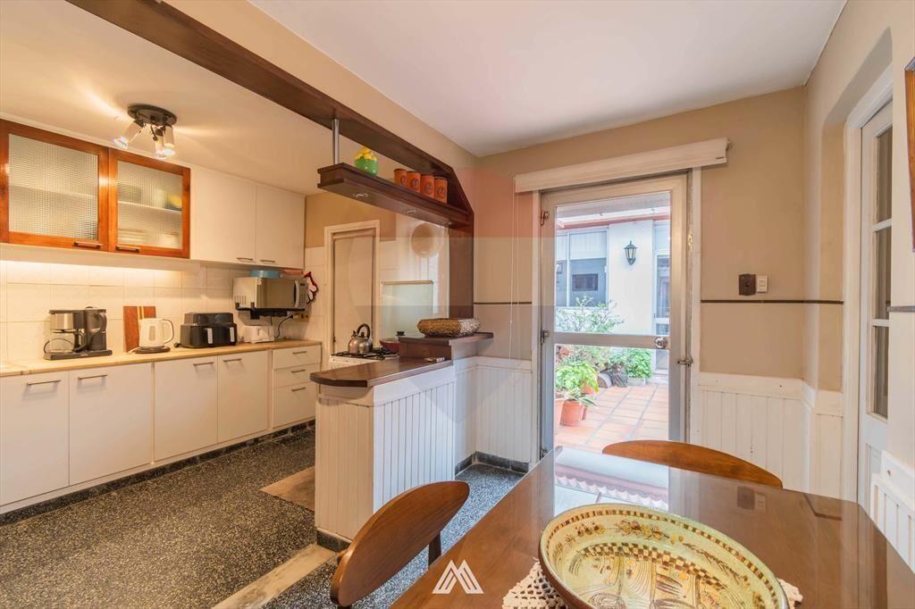 VENTA DE CASA 3 DORMITORIOS PRÓXIMA A TRES CRUCES
