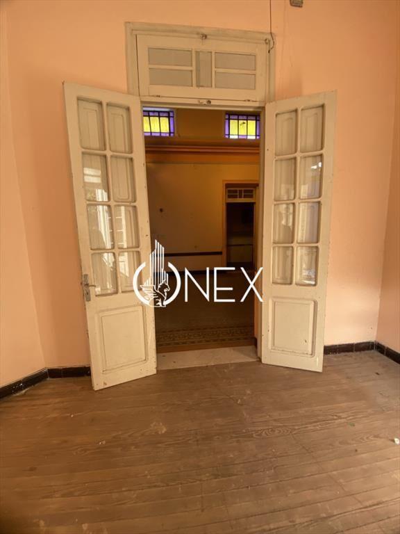 GRAN PROPIEDAD EN VENTA PARA INVERSORES EN LA DE