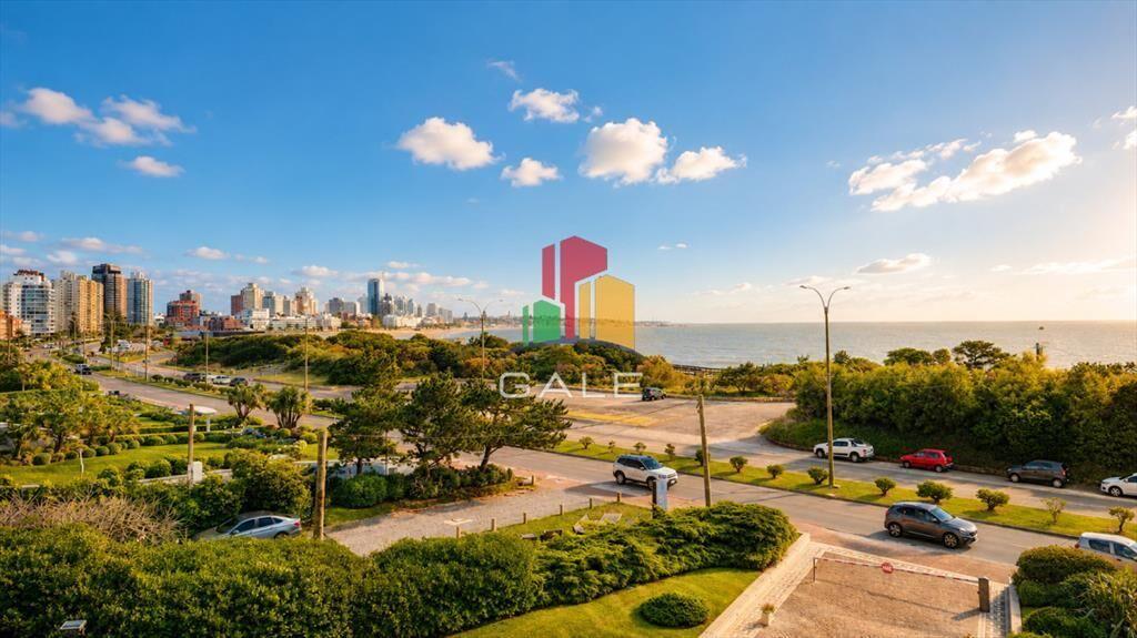 Departamento de 3 dormitorios en venta en Coral