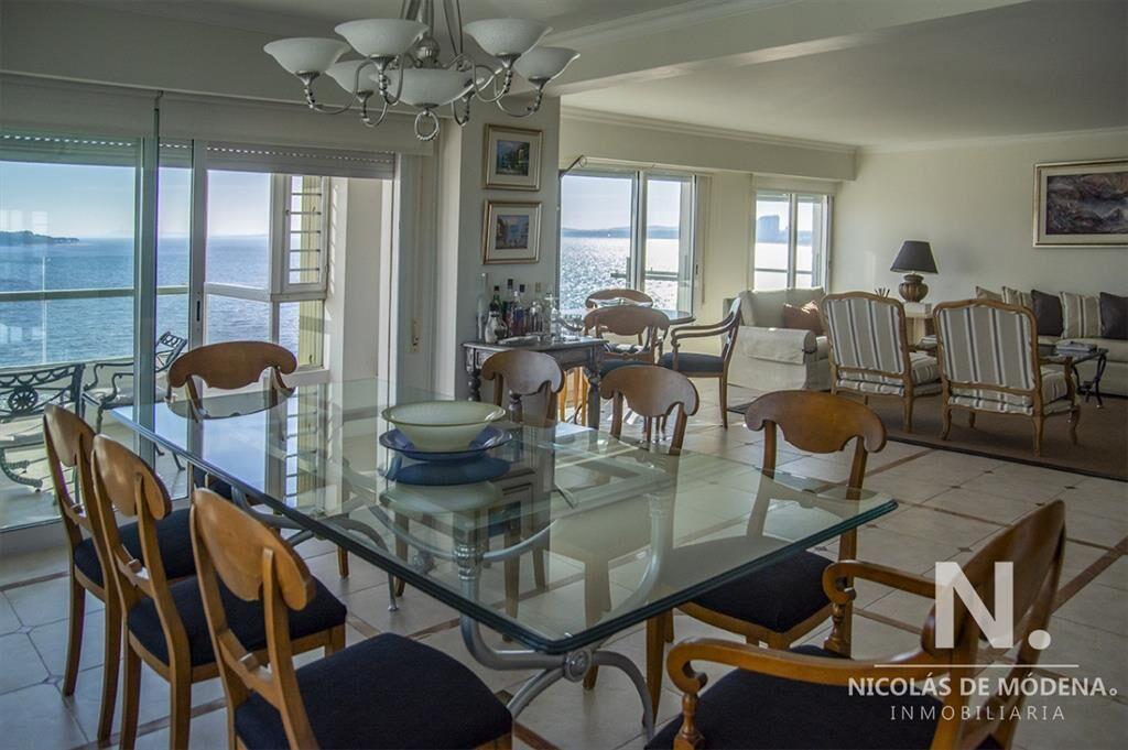 Torre frente al mar, departamento en venta, 3 suites. Punta
