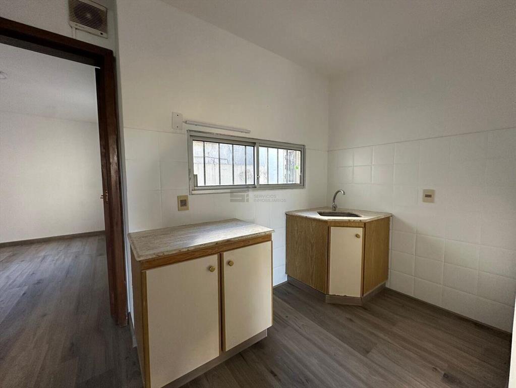 Se alquila Apartamento de un dormitorio con balcón en Parqu