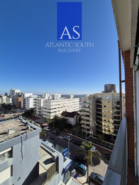 Apartamento de 1 dormitorio con vista parcial al