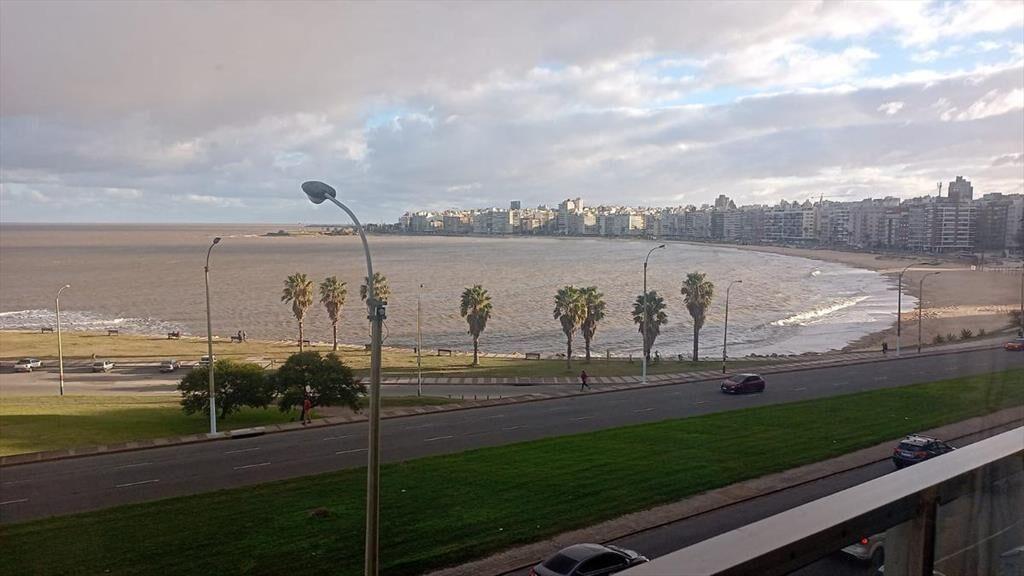 VENTA  APARTAMENTO 3 DORMITORIOS Y SERVICIO GARAJE X2  SOBR