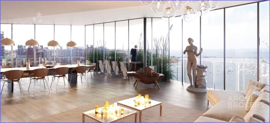 Apartamento de cuatro dormitorios y estar en venta en Puert
