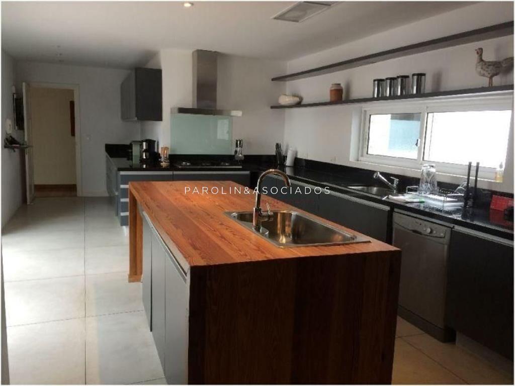 Casa en venta de 6 dormitorios en Golf, Punta del