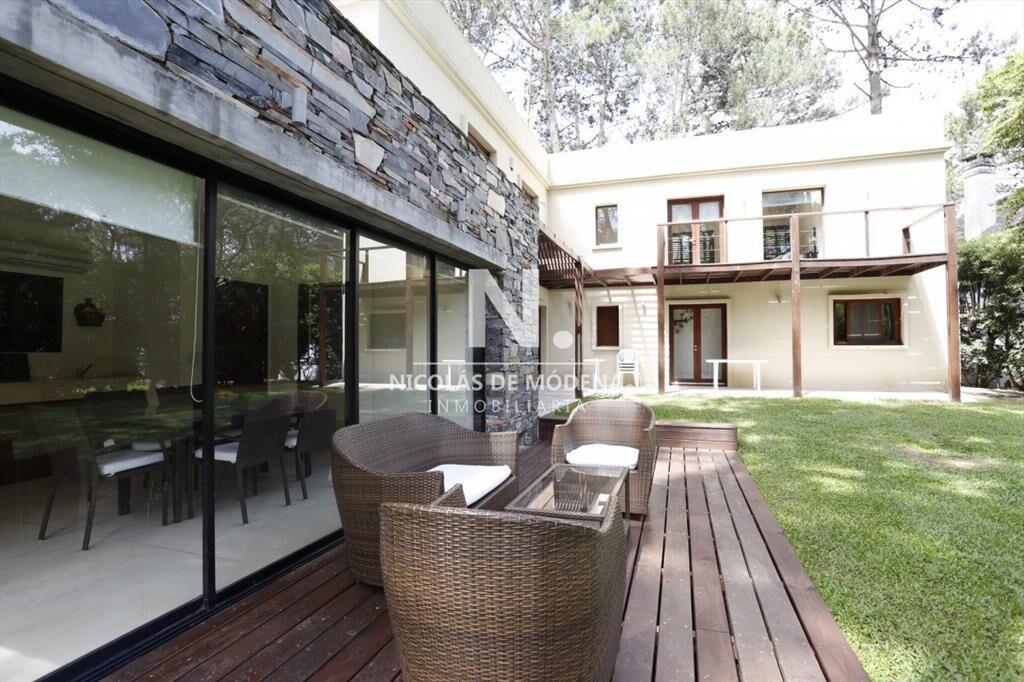 Casa dentro complejo solanas barrio cerrado