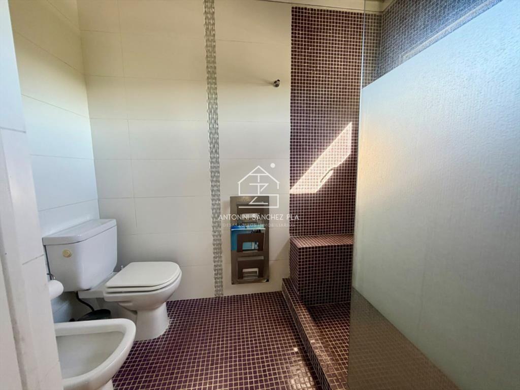 CASA EN VENTA DE 3 DORMITORIOS EN SUITE EN SAN A