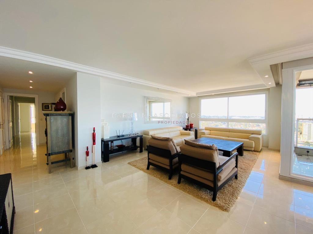Apartamento en venta de 3 dormitorios en Le Punta