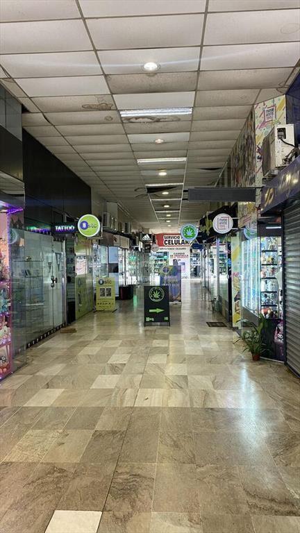 LOCAL COMERCIAL EN VENTA GALERIA DEL VIRREY