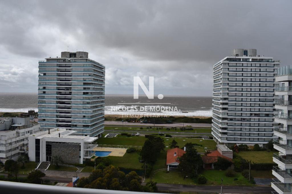 Apartamento de 3 dormitorios en Playa Brava, del