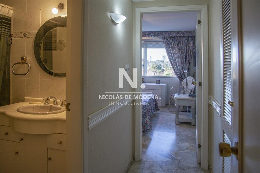 Departamento en venta frente a Playa Mansa en