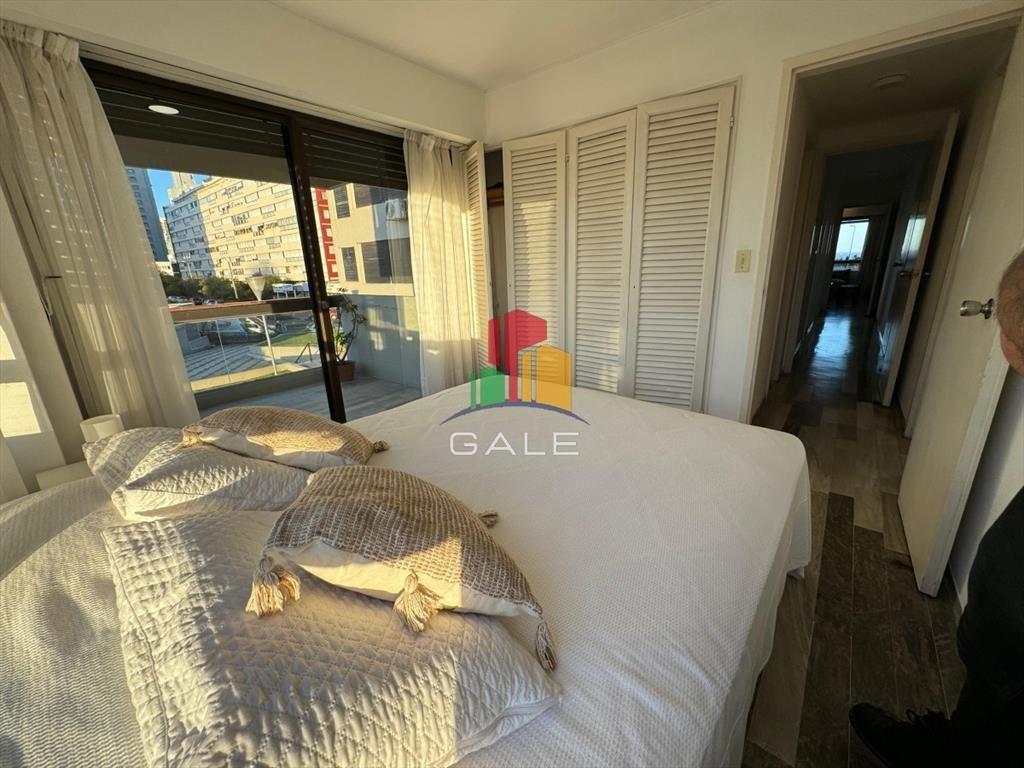 Apartamento de 3 dormitorios en venta y alquiler