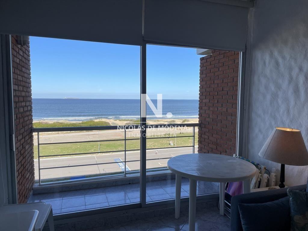 Brava frente al mar - Punta del Este