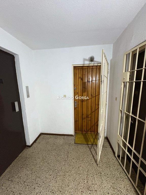 Apartamento venta 2 dormitorios y estacionamiento en Eus...