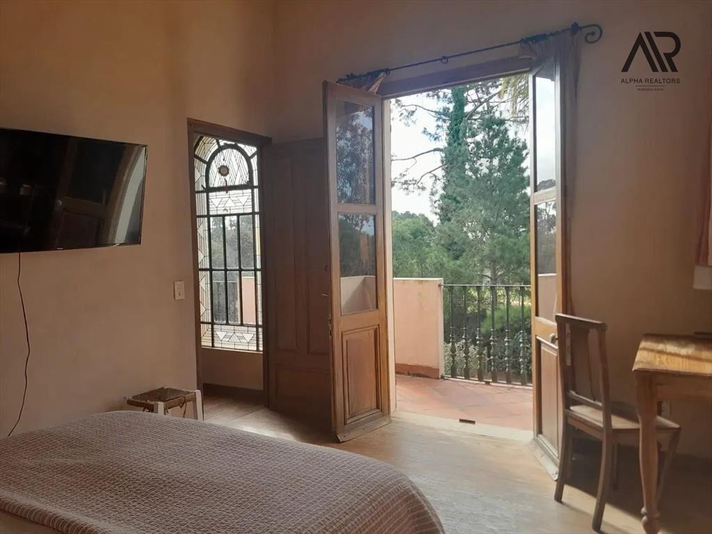 Casa en venta c/ cochera en Jardines de Córdoba