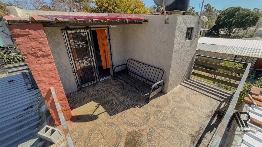 Venta Terreno mas 3 propiedades c/ cochera en Bello Hori...