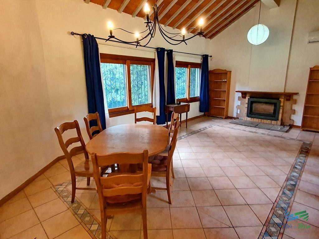 Se alquila anual casa 3 dormitorios con gran en