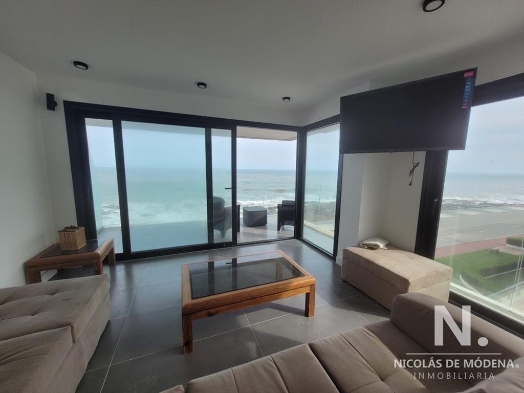 Apartamento en Venta, a estrenar, Primera fila Playa Brava