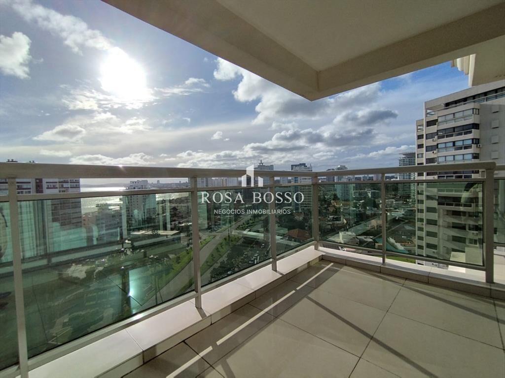 Apartamento en venta en playa brava de Punta del