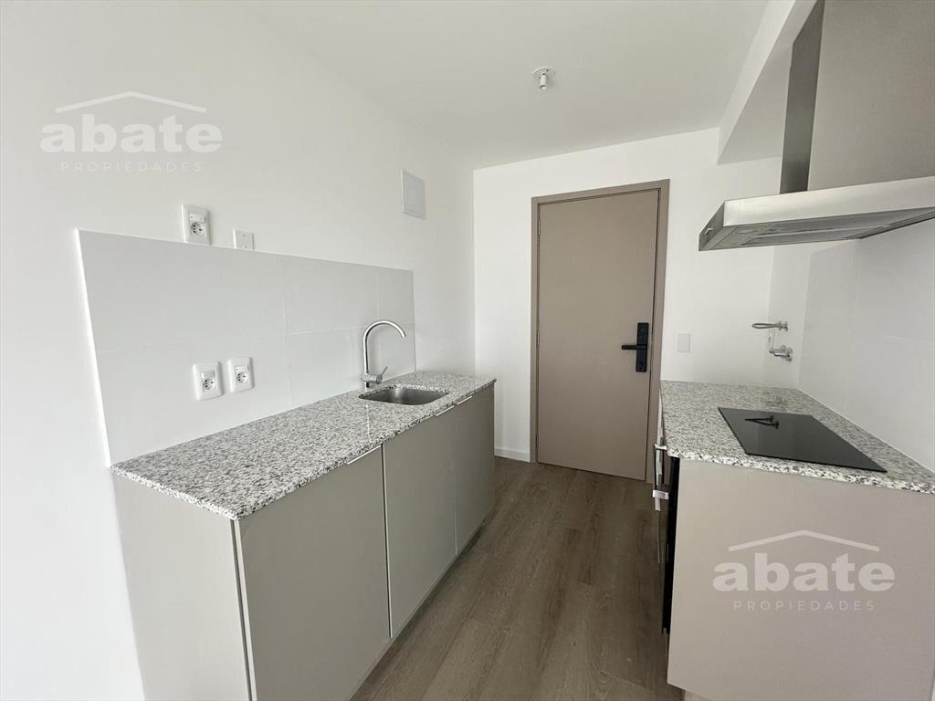 Monoambiente en venta con terraza al frente. Ideal inversió