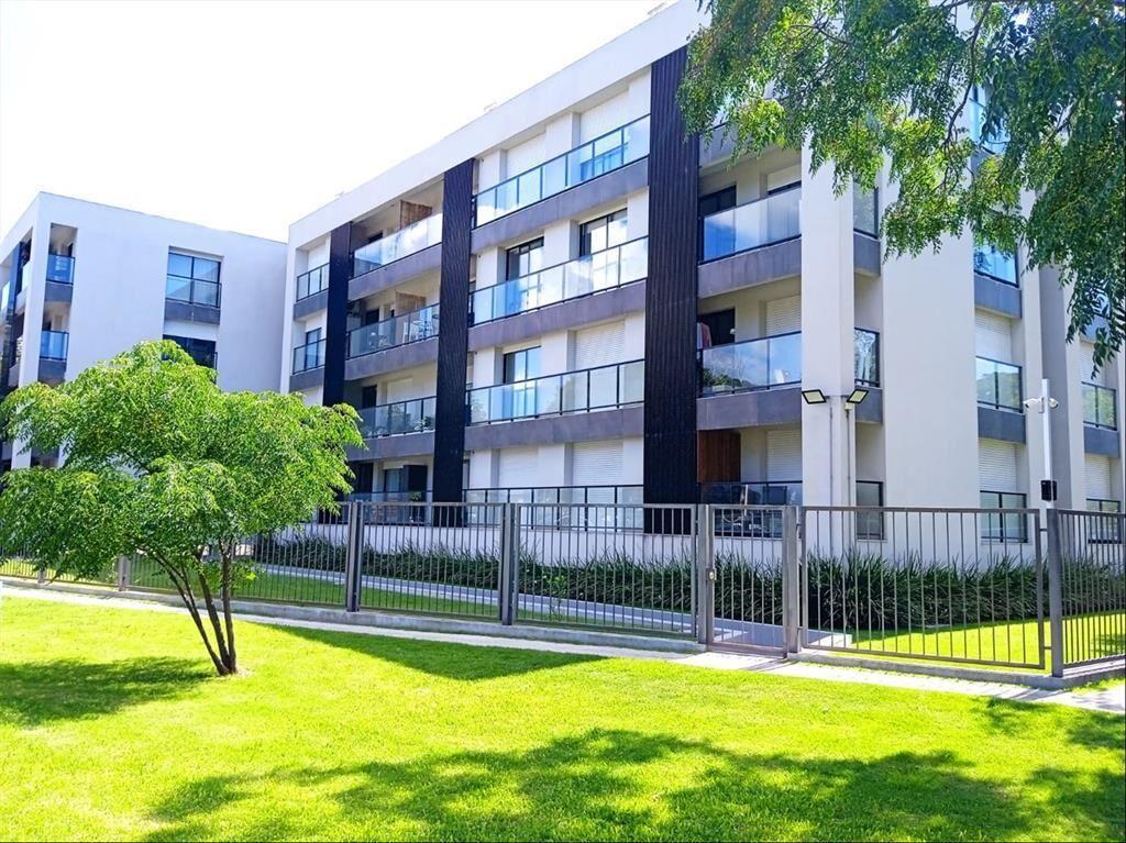 Impecable apartamento 1 dormitorio con terraza y garaje.