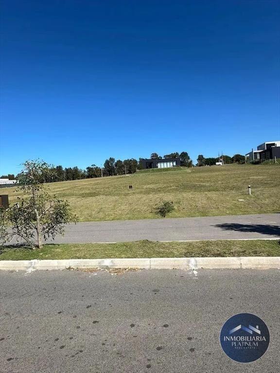Terreno en venta de 883m2 ubicado en Cavas de la Tahona