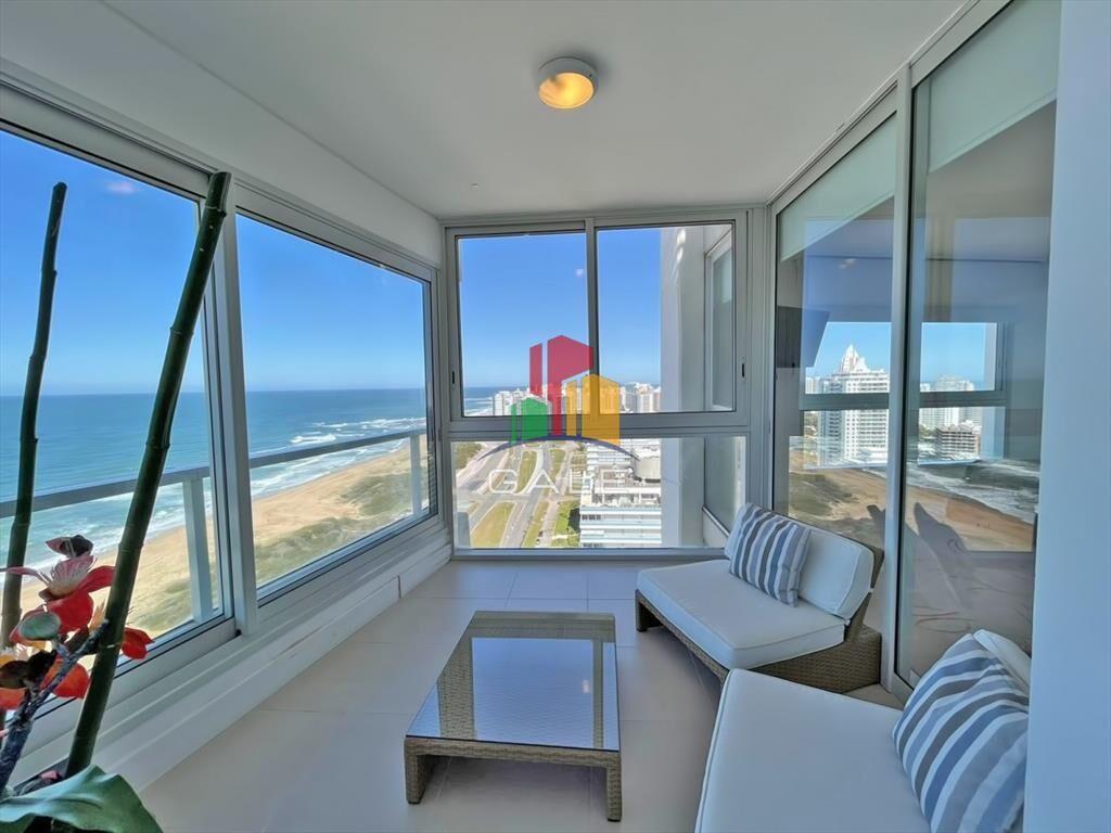Piso alto en primeralinea del mar